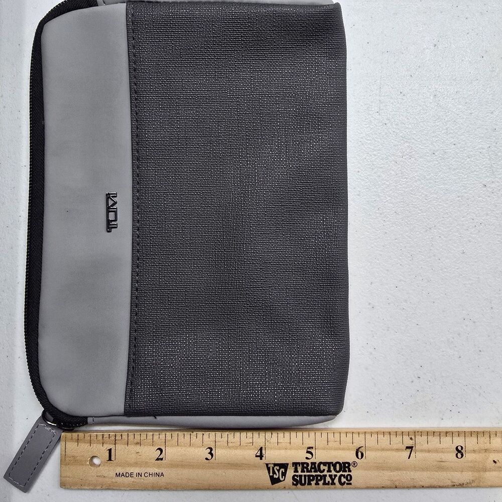 Tumi For Delta Accessory Travel Bag Pouch Gray 8x6 Zip Close - Picture 3 of 5